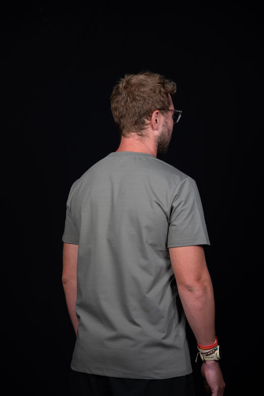 X ESSENTIALS TEE - Steel Olive