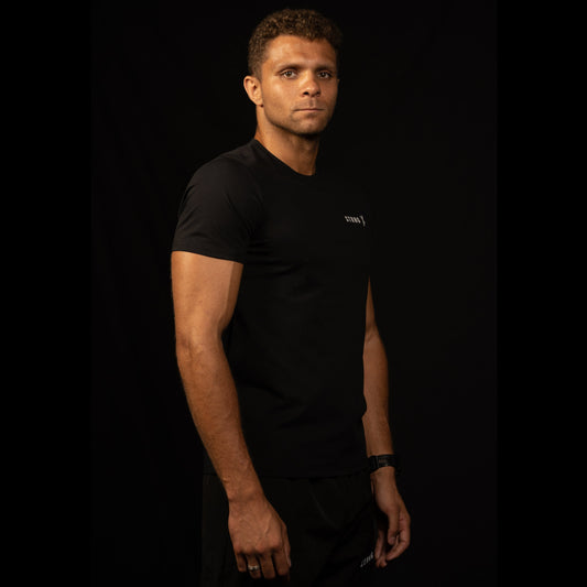 X ESSENTIALS TEE - Black
